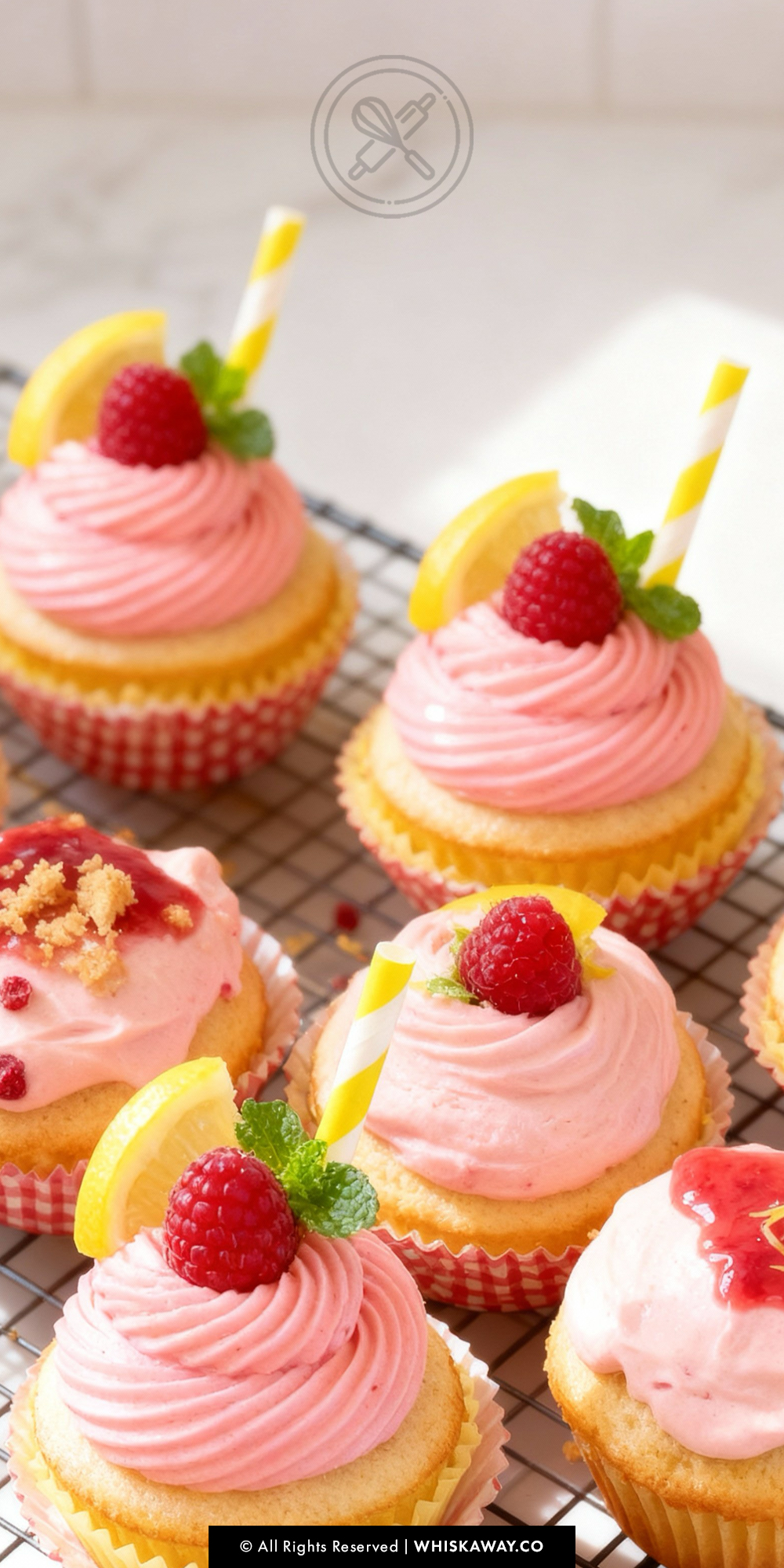 Raspberry-Lemonade-Cupcakes_01