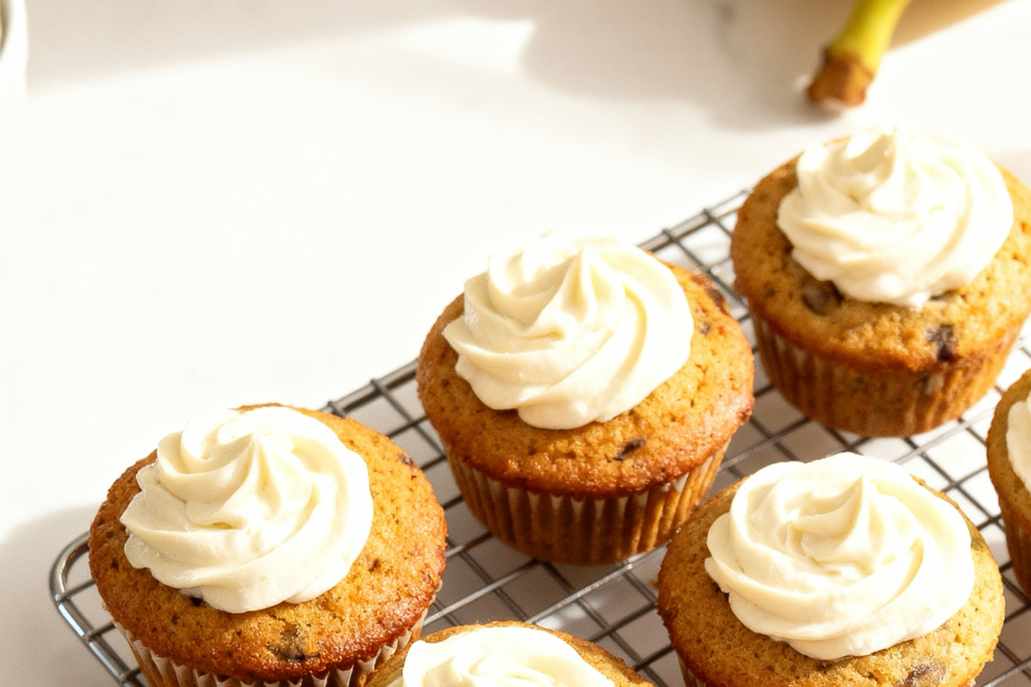 banana-cupcakes-featured-image