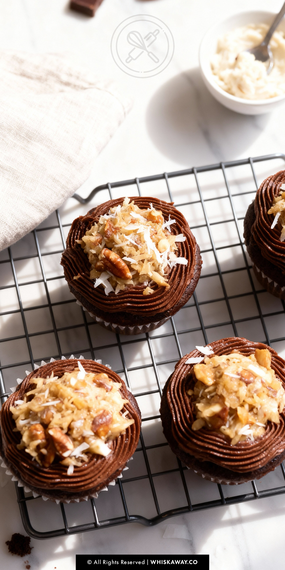 german-chocolcate-cupcake_01