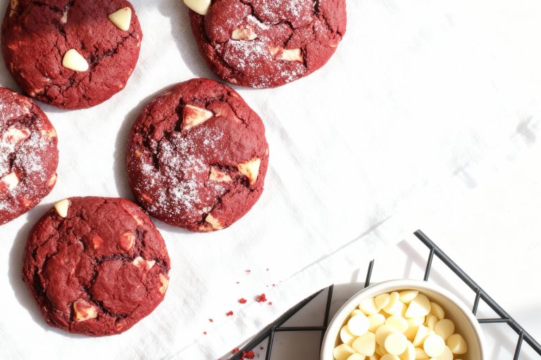 red velvet cookies featured image