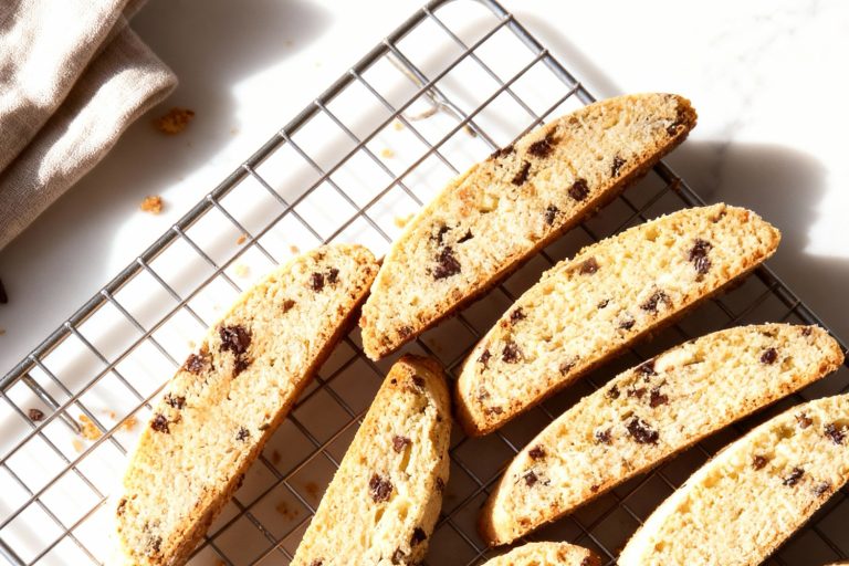 Crunchy Almond Biscotti Cookies for Coffee Breaks