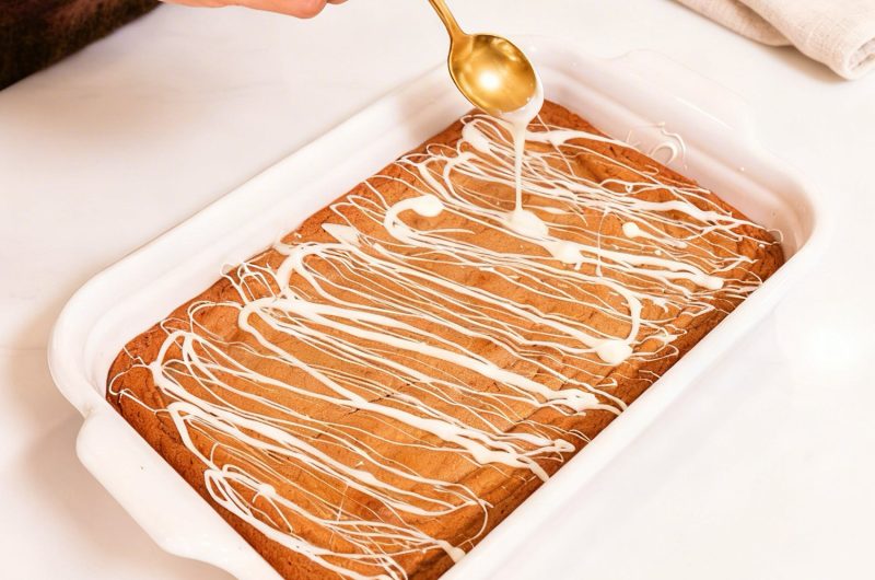 Gingerbread Blondie Bars