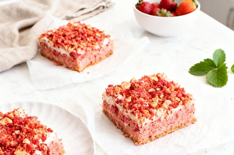 Strawberry Crunch Cake