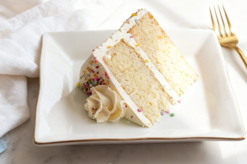 White Cake With Vanilla Buttercream