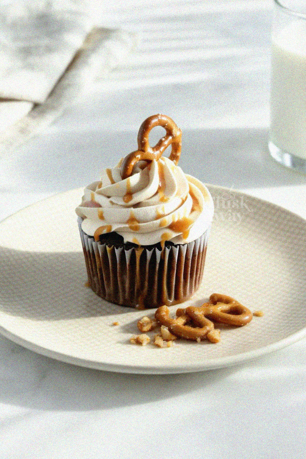 Salted Caramel Pretzel Cupcakes
