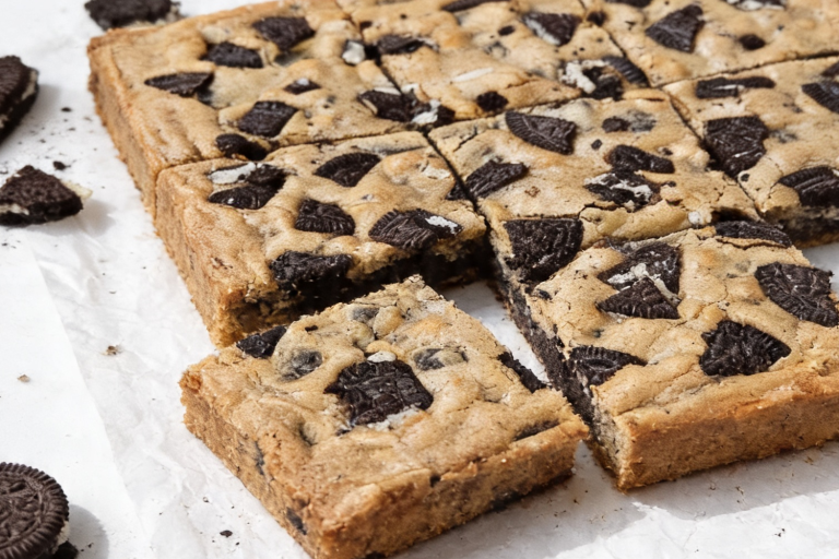 Oreo Blondies